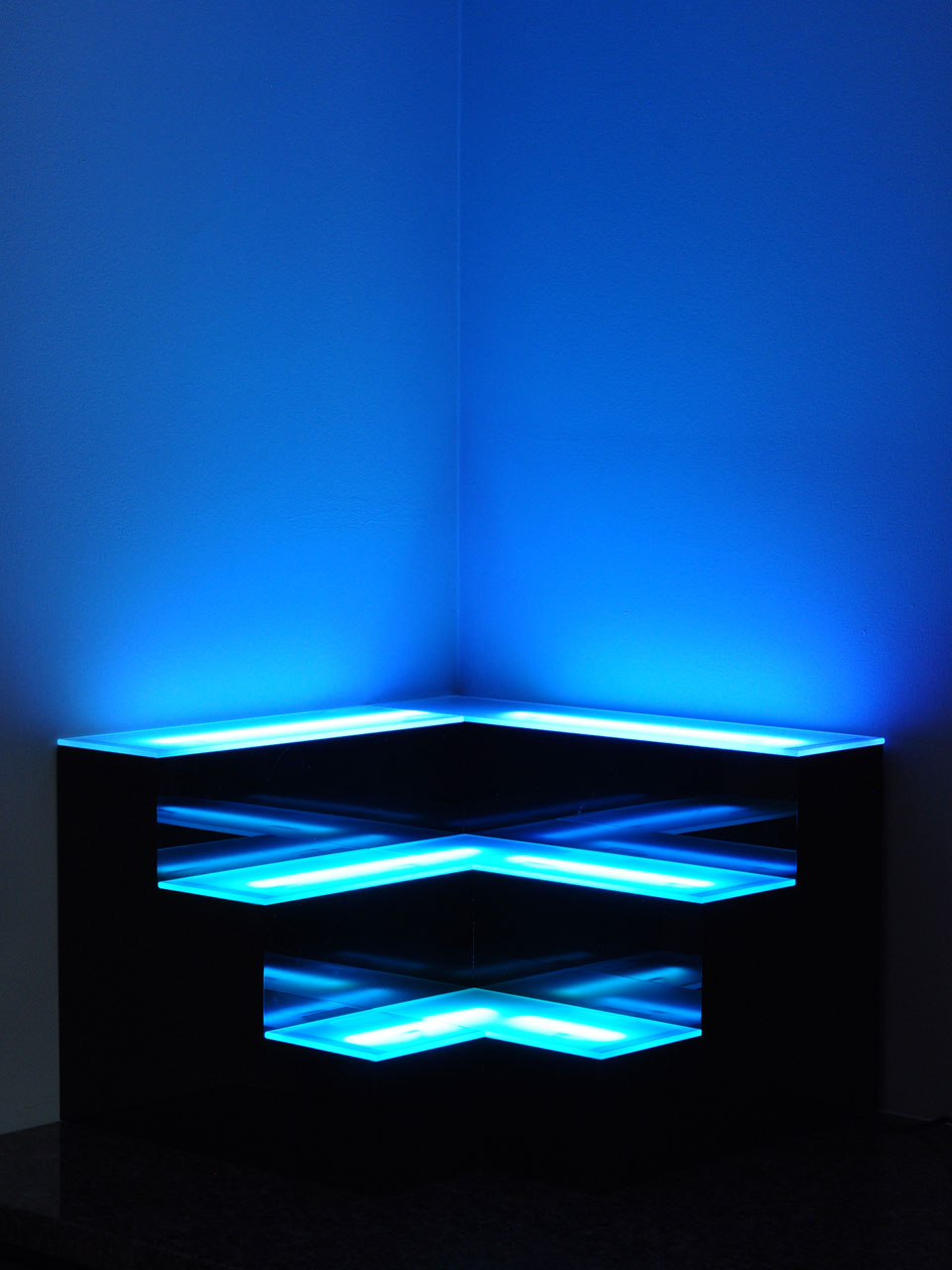 Armana Corner 3-Tier LED Liquor Shelf Display